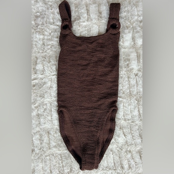 Hunza G Domino One Piece in Metallic Chocolate - Picture 3 of 11